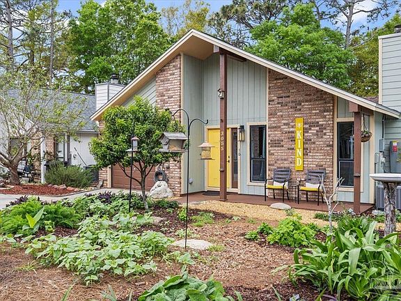 2nd image of 3055 Pickford Pl