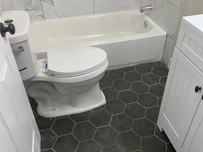 3016 N Robinson Ave #5 — Photo 1