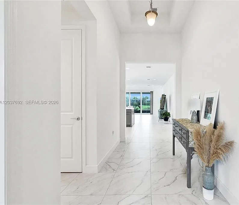 4 bed, 2254 sqft, $3,850 — Photo 2