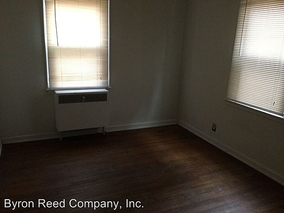 5th image of 111 N 38th St APT 4