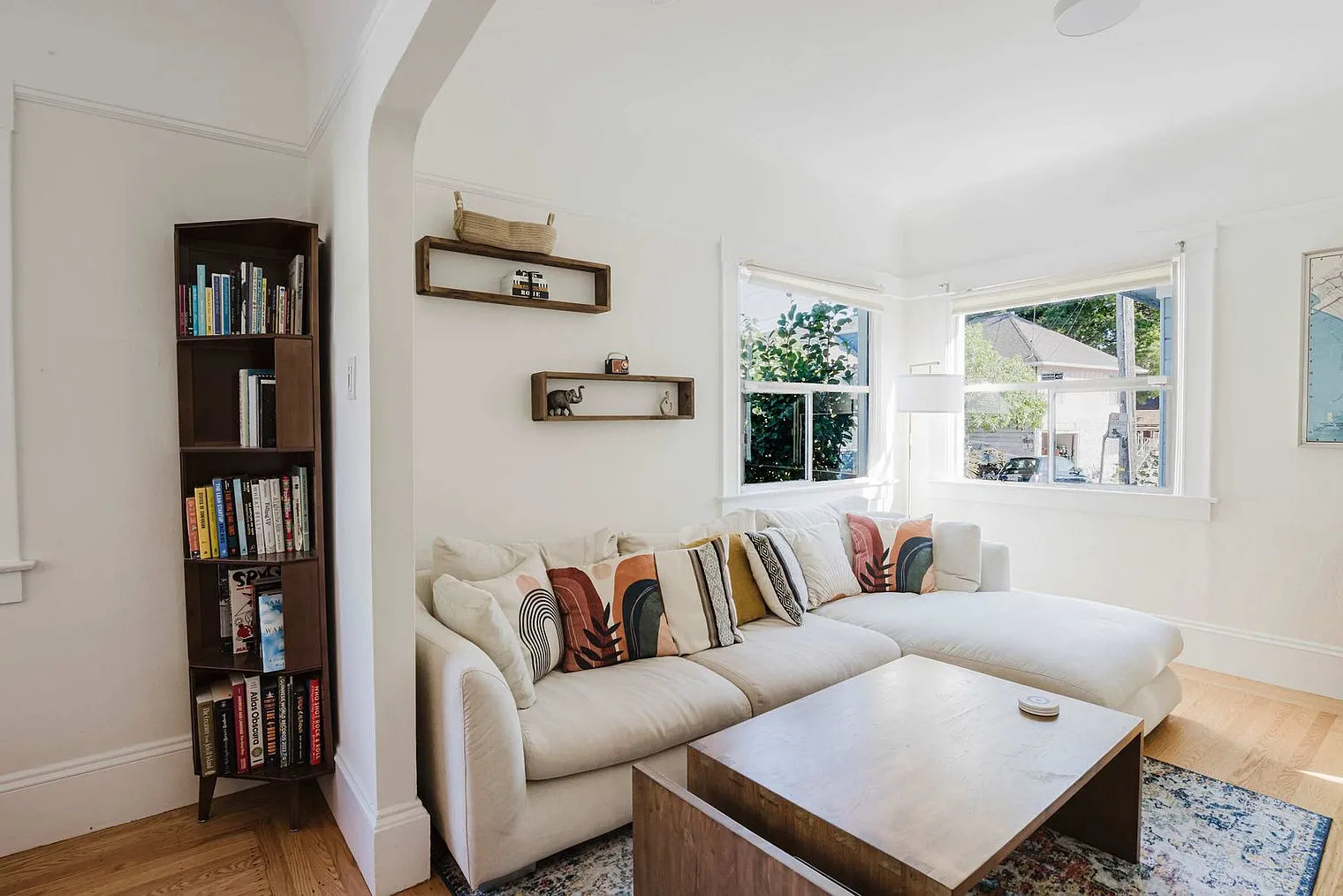 1 bed, 1.0 bath, 710 sqft, $4,652 — Photo 1
