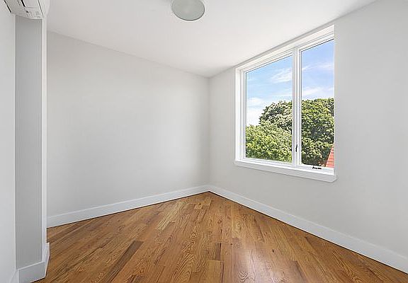 5th image of 293 Fenimore St #3D