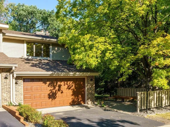 563 Sterling St S, Maplewood, MN 55119