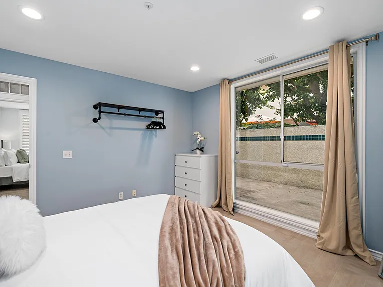 3972 Humboldt Dr — Photo 24