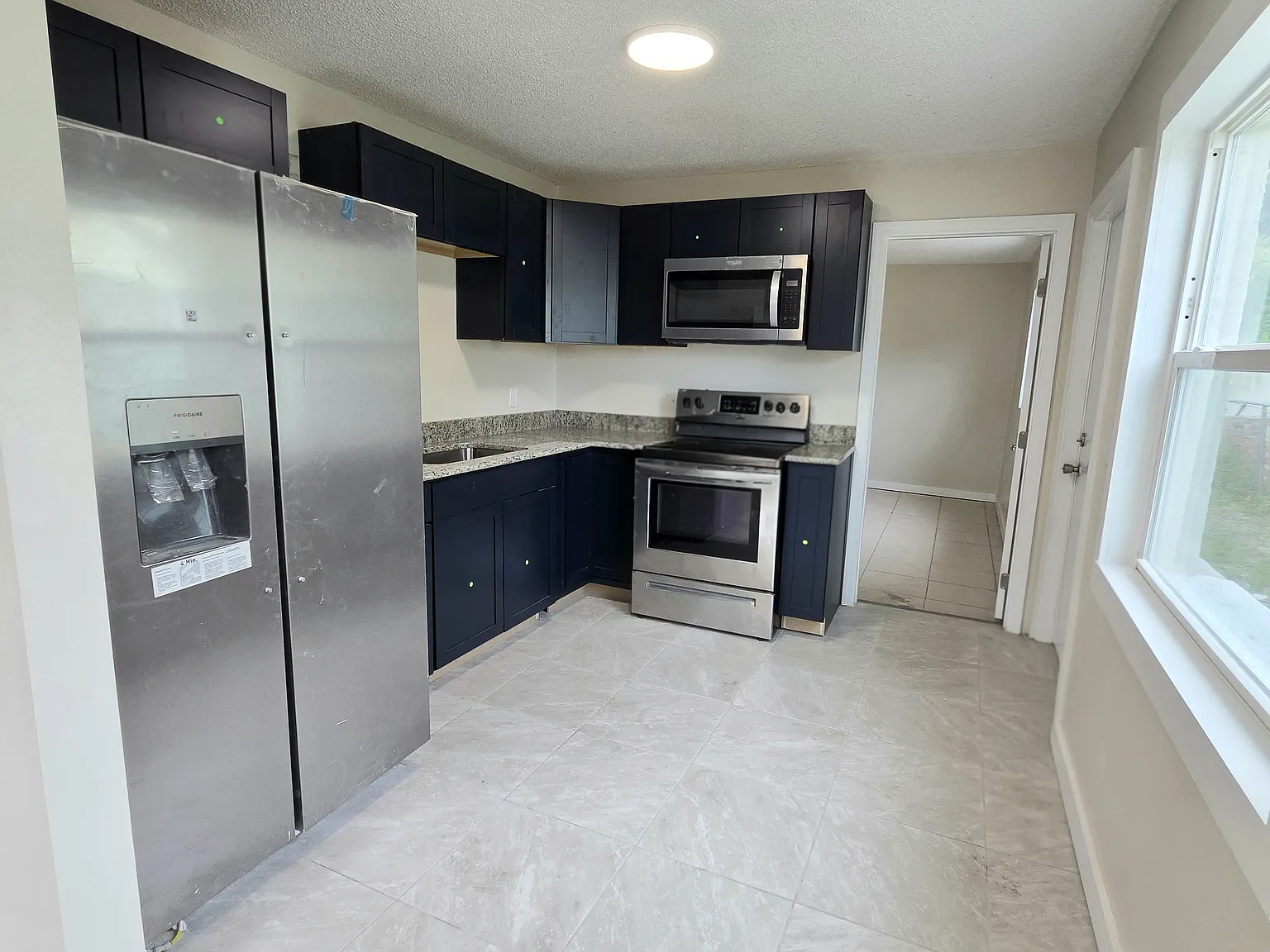 413 60th Avenue Dr E — Photo 1