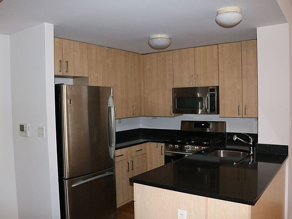 5th image of 736 W 187th St APT 307