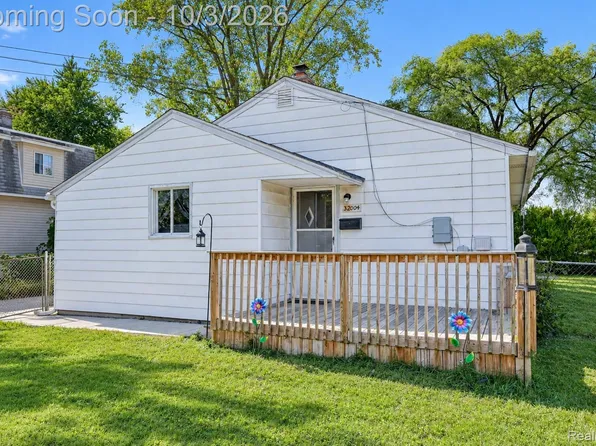 32004 Cheboygan Ct, Westland, MI 48186