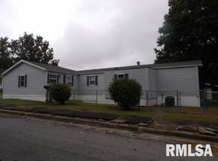 1014 Beulah St, Eldorado, IL 62930