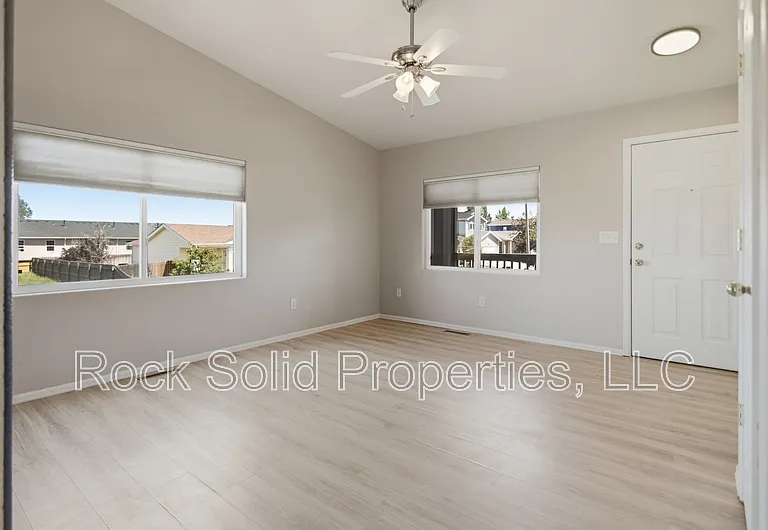 4804 Saddleback Dr — Photo 2