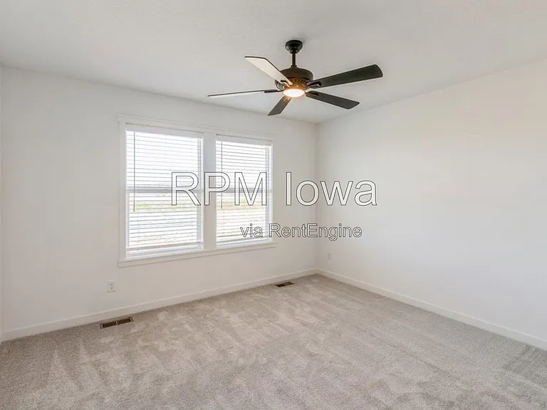 1241 NW Yorktown Dr — Photo 6