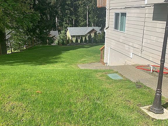 4th image of 148 NW Meadow Ln