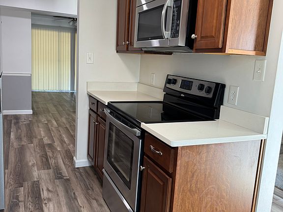 5th image of 939 Indian Cir