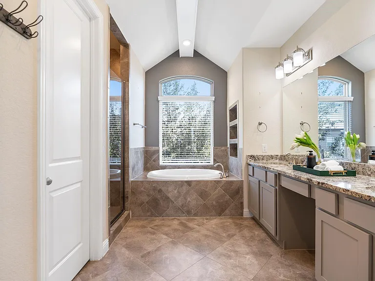 1752 Trinity Bend Dr — Photo 24