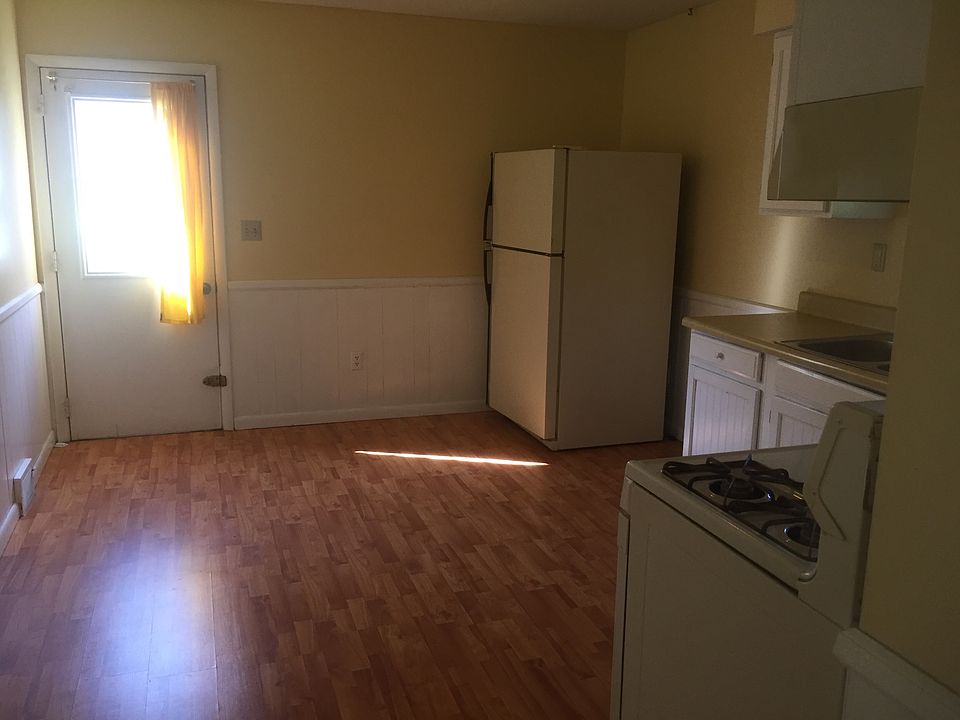 1st image of 2424 Poplar St