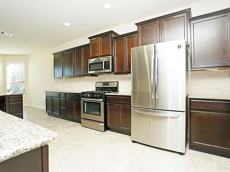 9702 Massanutten Ln — Photo 32