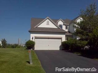 19 Empire Cir, Rensselaer, NY 12144