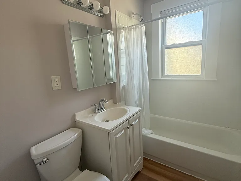 26 Harwood St #4 — Photo 6
