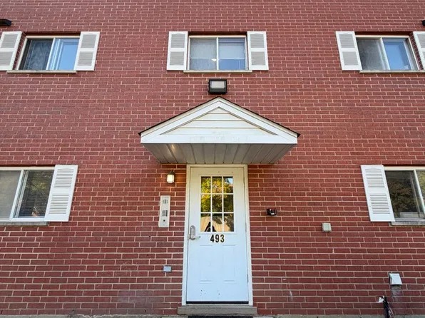 493 Leslie Ct APT 102, Des Plaines, IL 60016