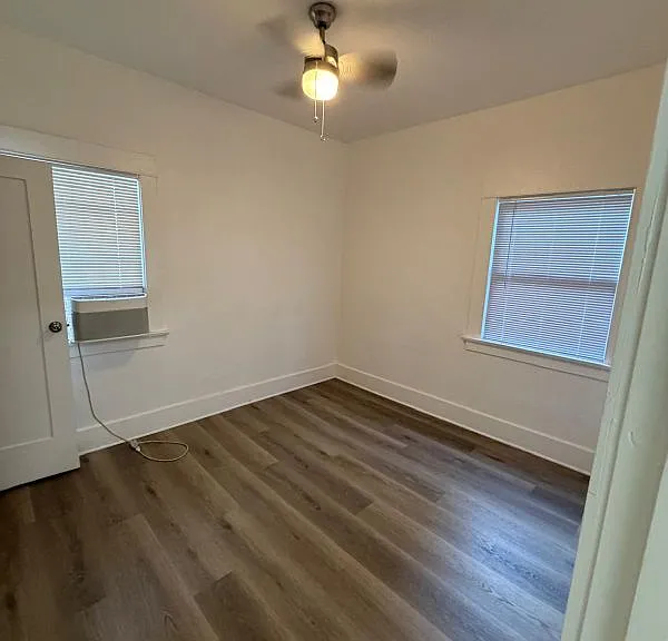 433 W 4th St #433 — Photo 25