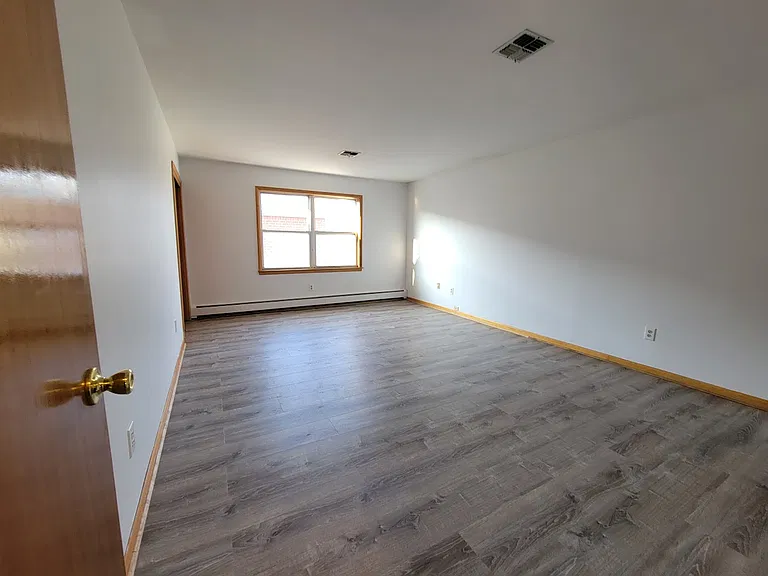 2nd Bedroom Large Room