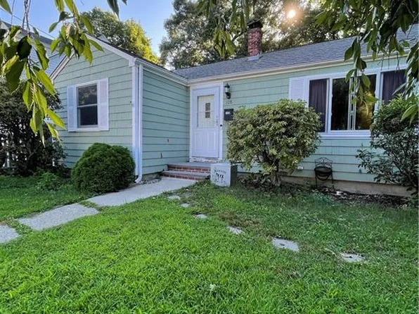 108 Western Promenade, Cranston, RI 02905