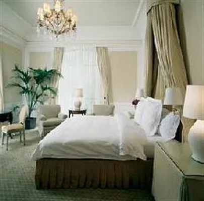 Sold by Douglas Elliman | media 15