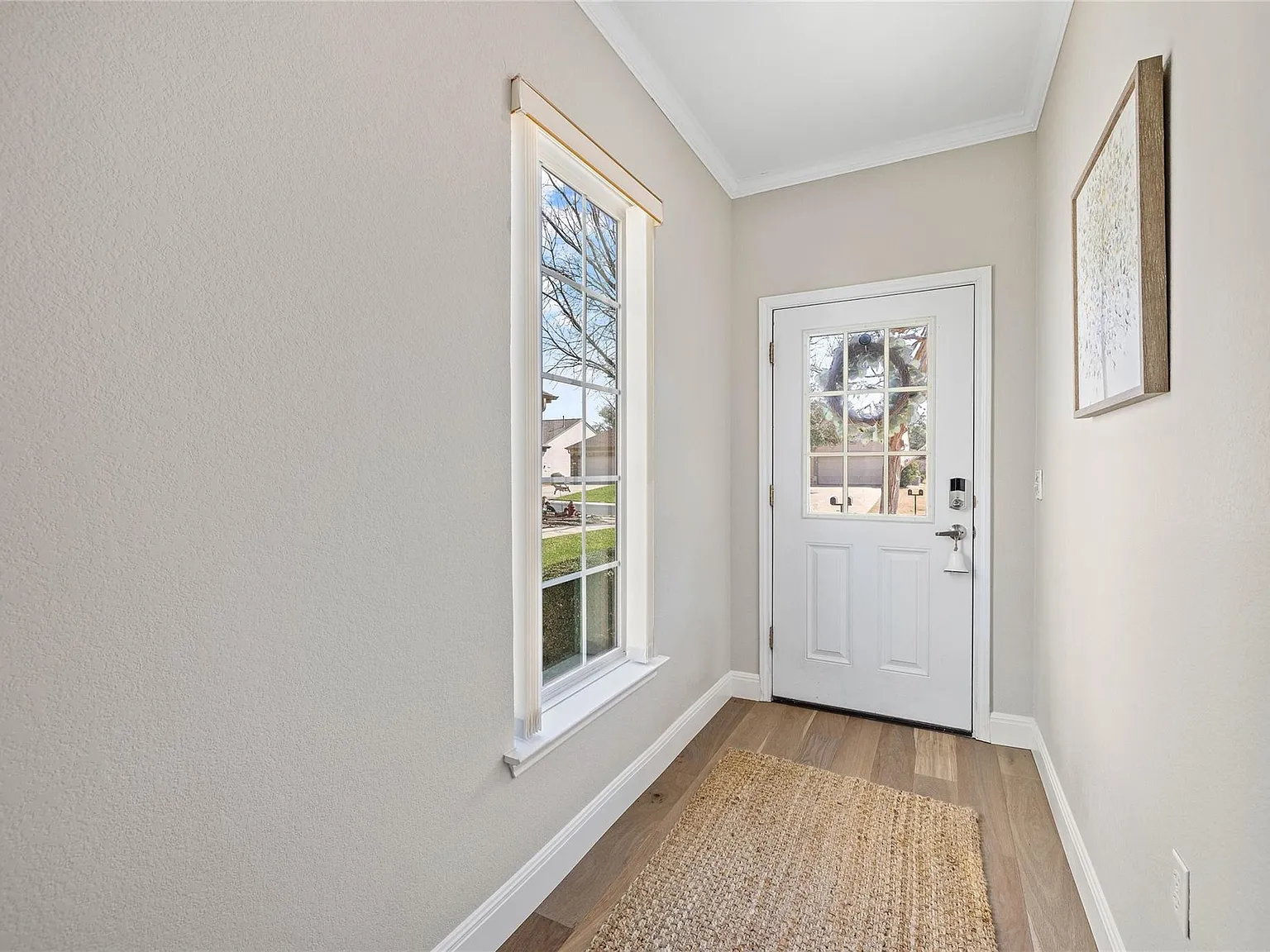 3 bed, 2.0 bath, 1328 sqft, $2,150 — Photo 3