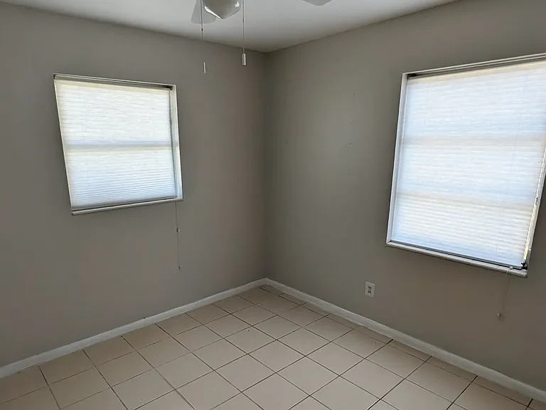 994 Coconut Cir W — Photo 19