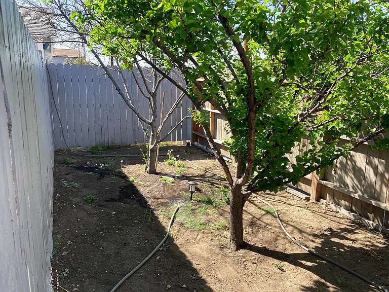 1830 Mentone Blvd — Photo 3