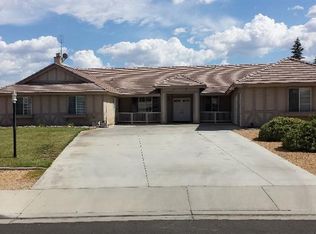 19601 Tuluka Ct, Apple Valley, CA 92308