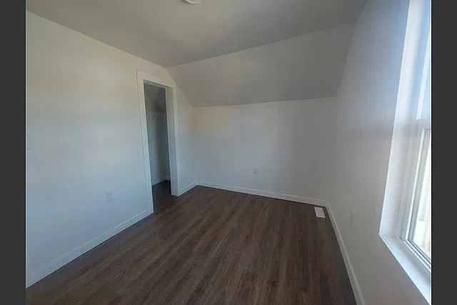 1 bed, $1,300 — Photo 4