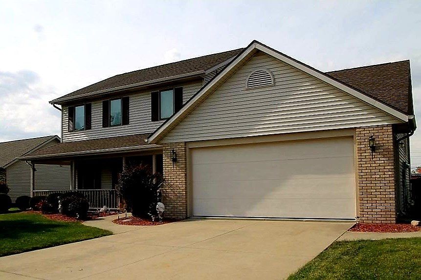 1st image of 303 Greenbriar Dr