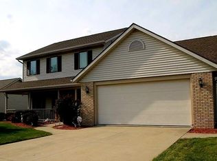 303 Greenbriar Dr, Bluffton, IN 46714