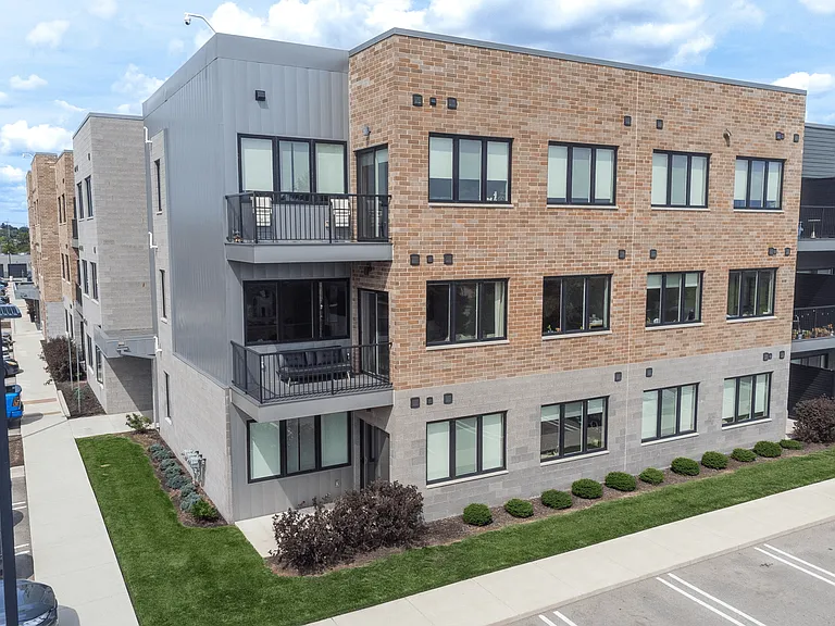 The Gem Apartments — Photo 2