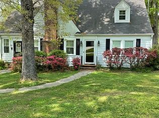 26 Forest Dr, Thomasville, NC 27360