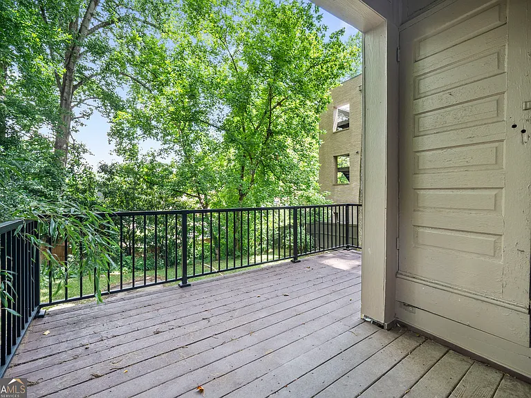 1126 Briarcliff Pl NE #2 — Photo 10
