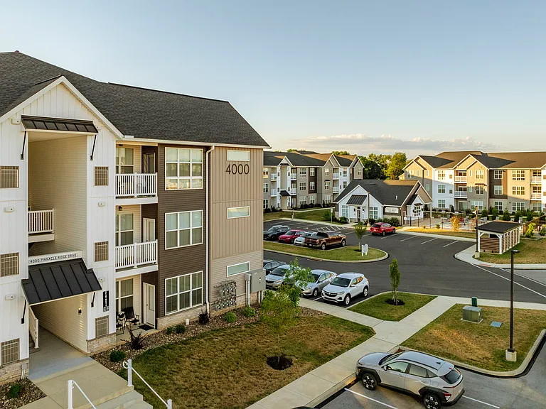 Park West Apartments — Photo 30