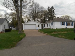 800 W Adler Rd, Marshfield, WI 54449