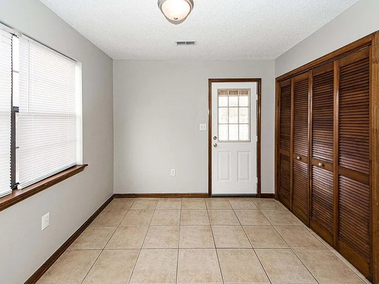 7620 Valleyview Cir — Photo 31