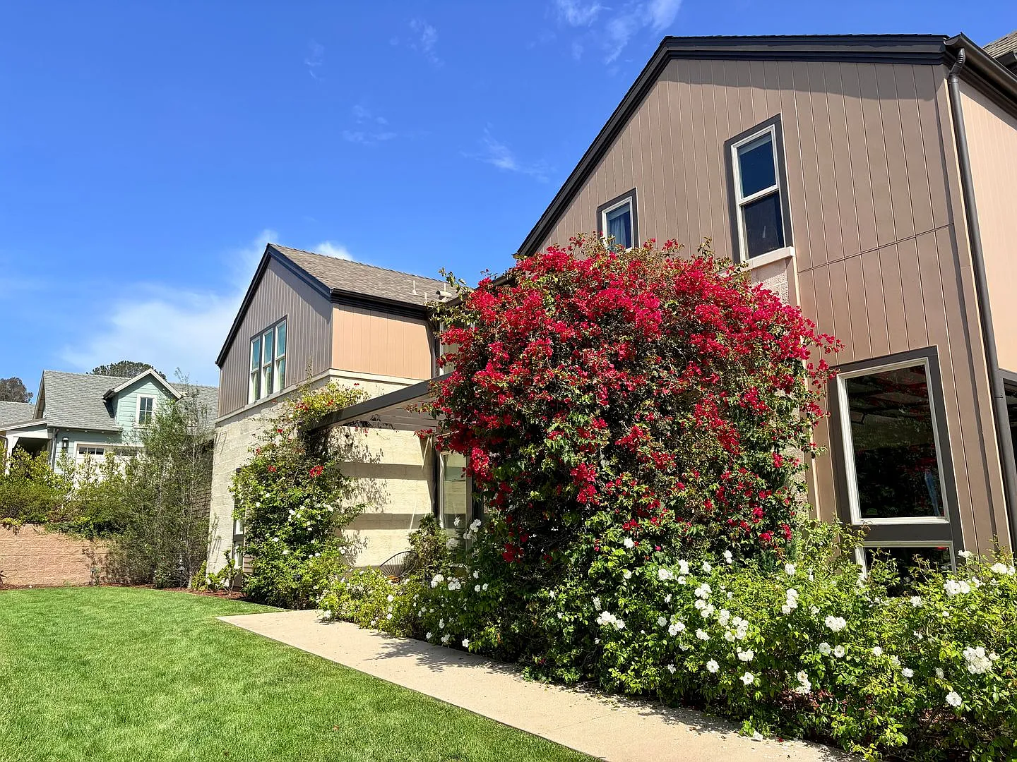 Luxury 4 Bedroom Encinitas Home in the Enclave Community With Attached Guesthouse — Photo 2