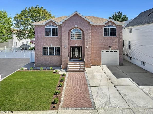 736 Hudson Ave, Secaucus Town, NJ 07094