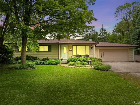 3556 W Drahner Rd, Oxford, MI 48371