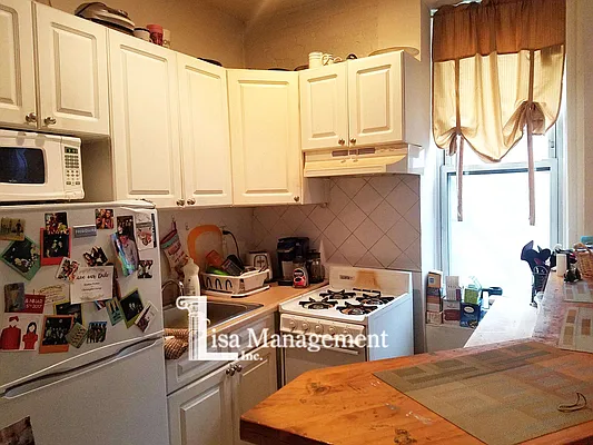 Rented by Lisa Management | media 2