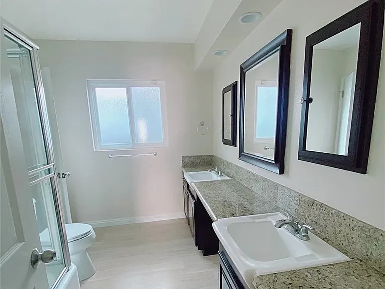 2513 Birch St — Photo 8