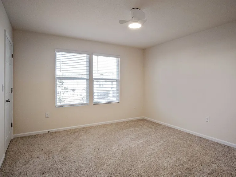 73 Java Ln — Photo 26