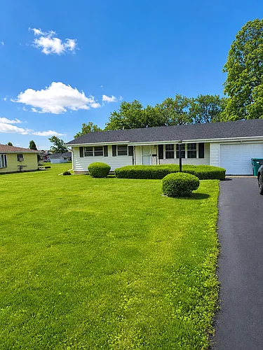 223 Crescent Dr Photo 1