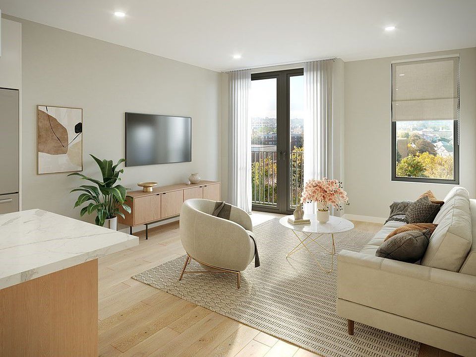 2nd image of 211 Green St #206