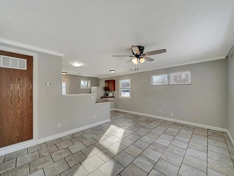 6912 Logan Ave — Photo 7