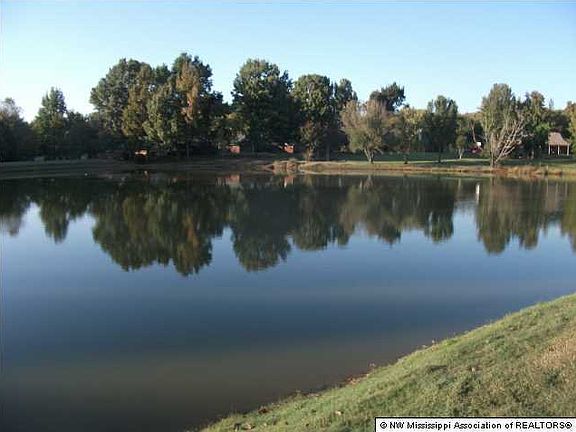 3rd image of 2050 Wood Hill Dr