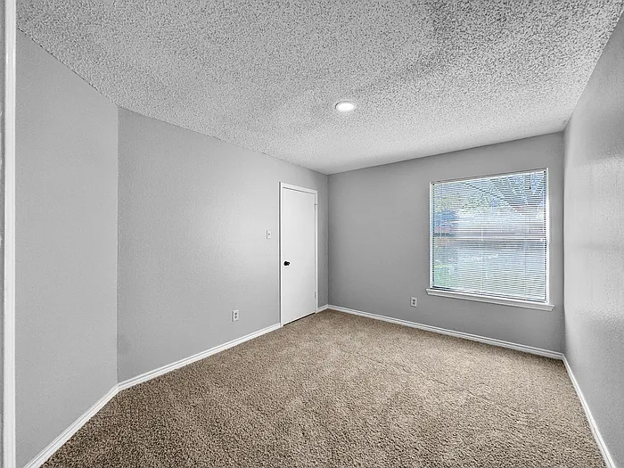 6107 Ridge Top Ln — Photo 12